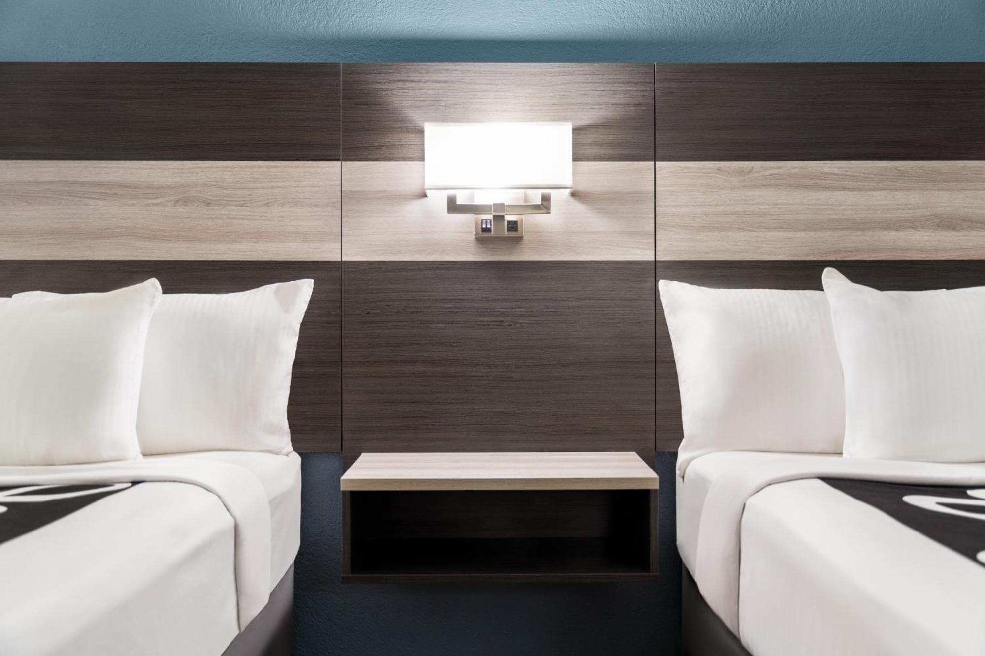La Quinta Inn By Wyndham Виктория Экстерьер фото